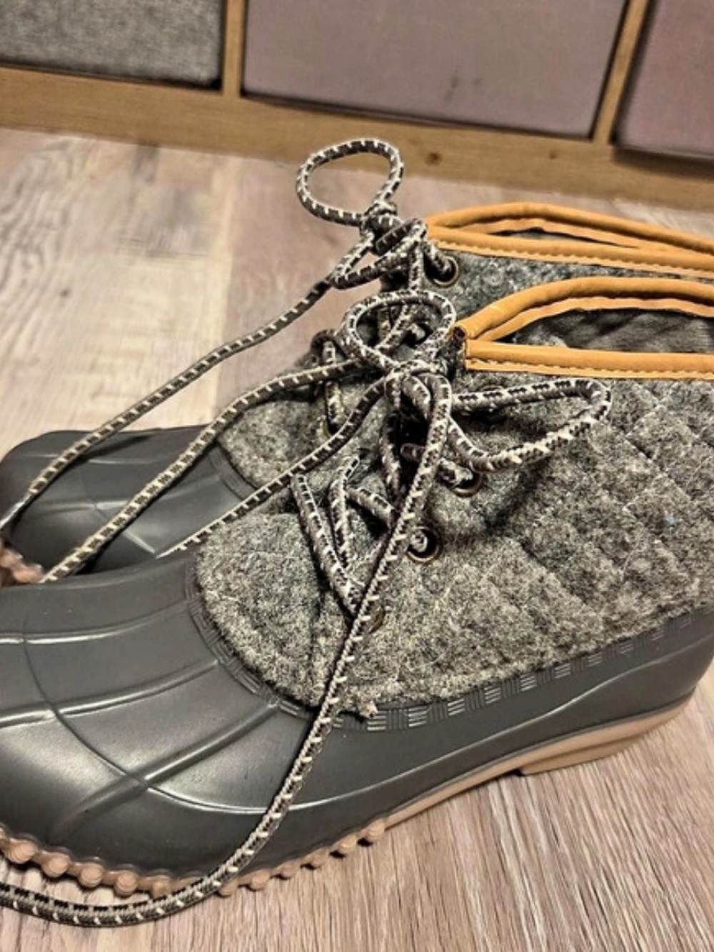 Sperry Style 163988 Winter Boots Gray & Black US 5Youth/Women's 7 1/2